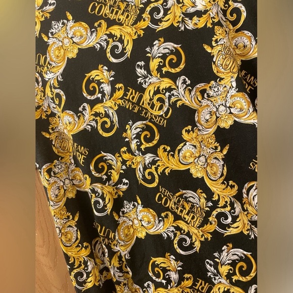 Versace Baroque print tshirt with
VJC spellout size M-fit like small - Picture 6 of 10